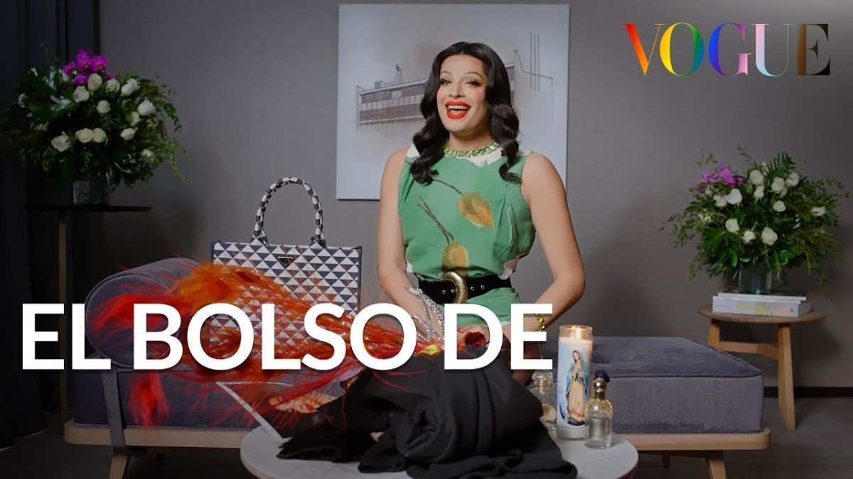 ¿Qué Lleva Una Drag Queen En Su Bolso? ¡Valentina Host De “Drag Race ...